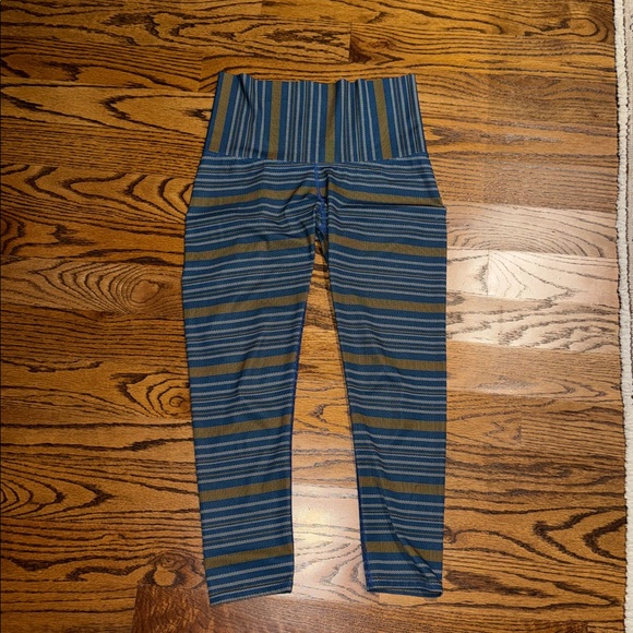 Yoga Democracy full length high rise leggings M unworn - Picture 2 of 3